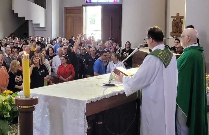 Foto de capa da notícia Santuário Diocesano de Caravaggio celebra Ultréia em comemoração aos 50 anos do Cursilho de Cristandade na Diocese de Caxias do Sul